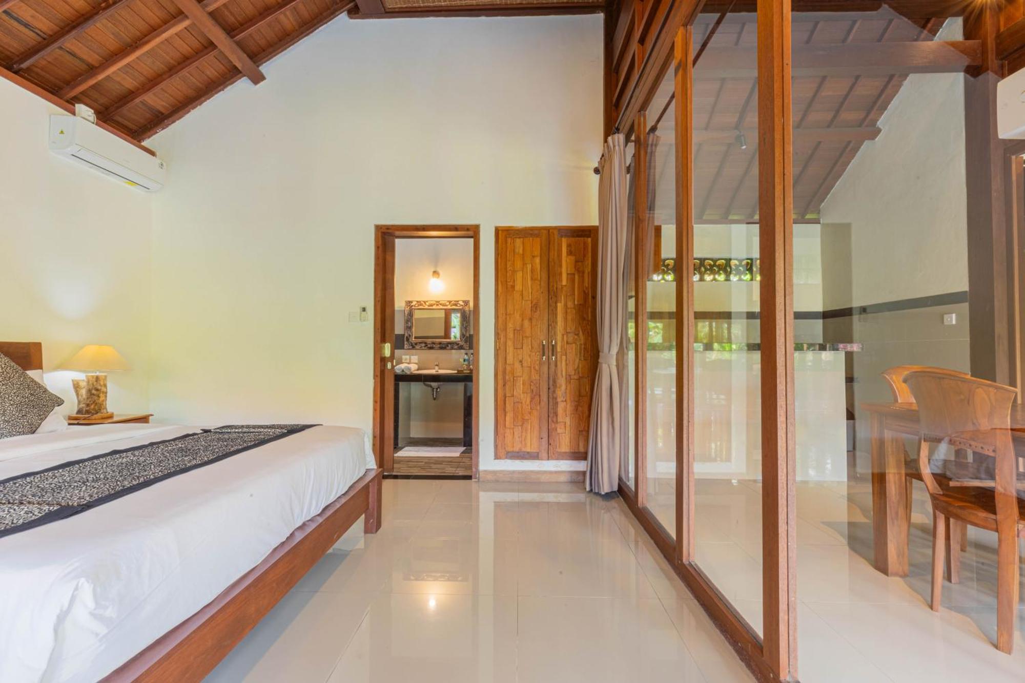 Sari Bamboo Bungalows Ubud Rum bild