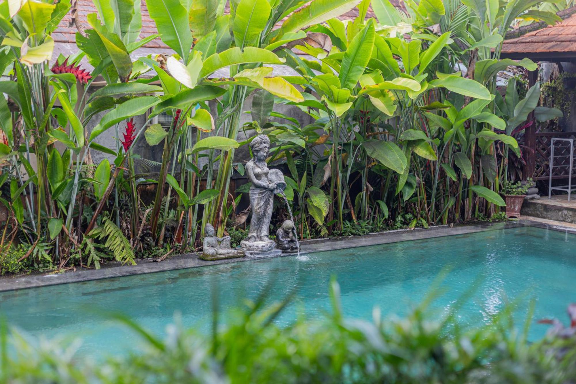 Sari Bamboo Bungalows Ubud Rum bild