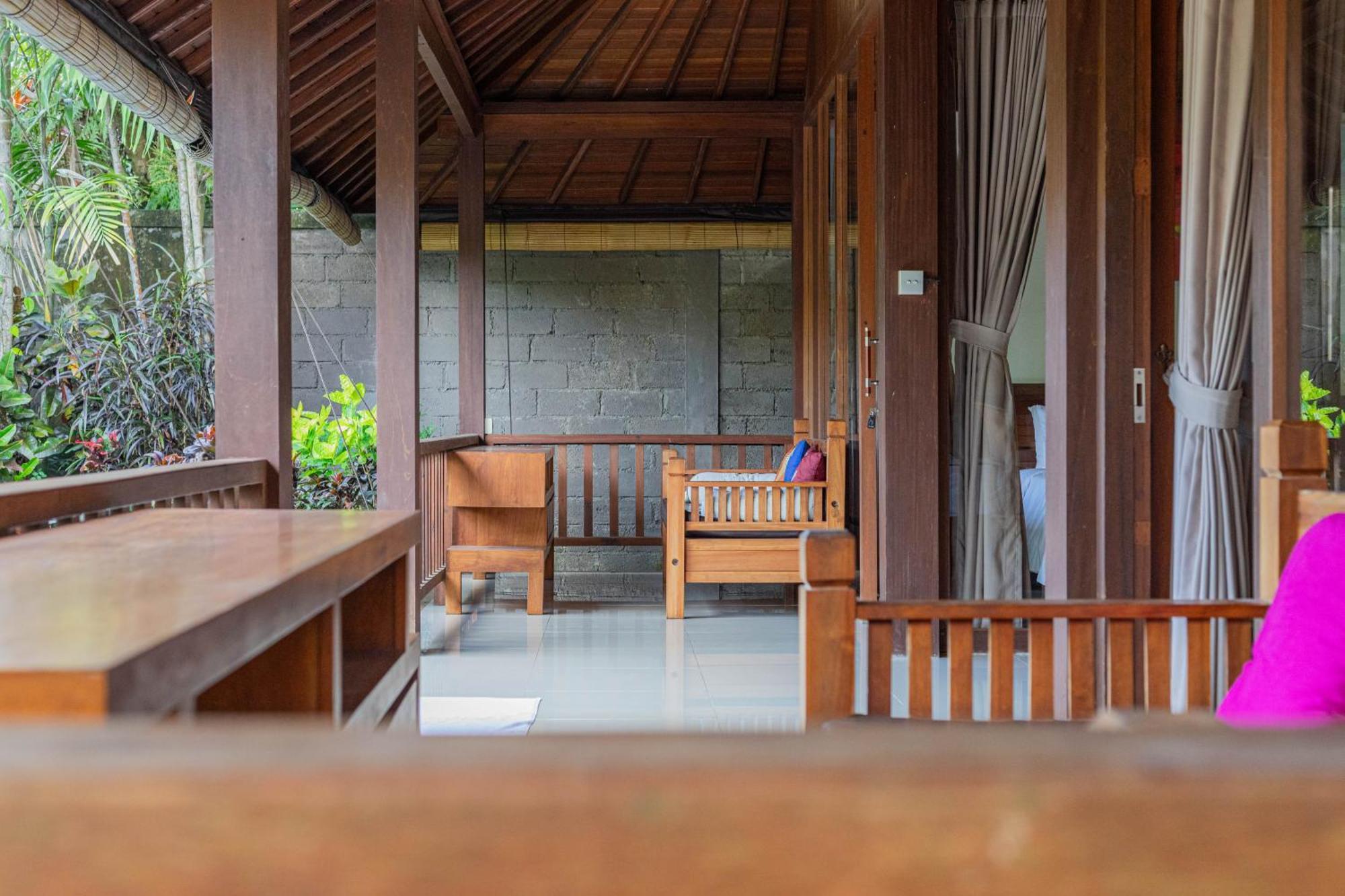 Sari Bamboo Bungalows Ubud Rum bild